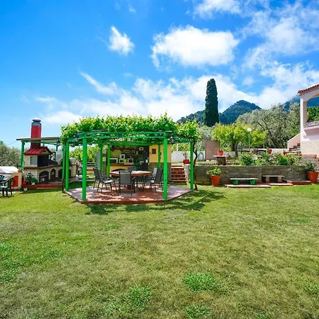 Apartment Melina 2 *