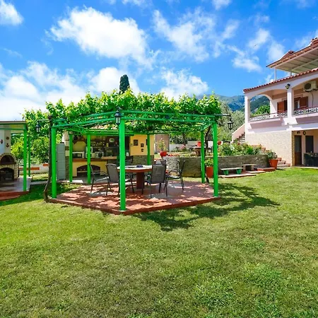 Melina 2 Apartmán Koinira